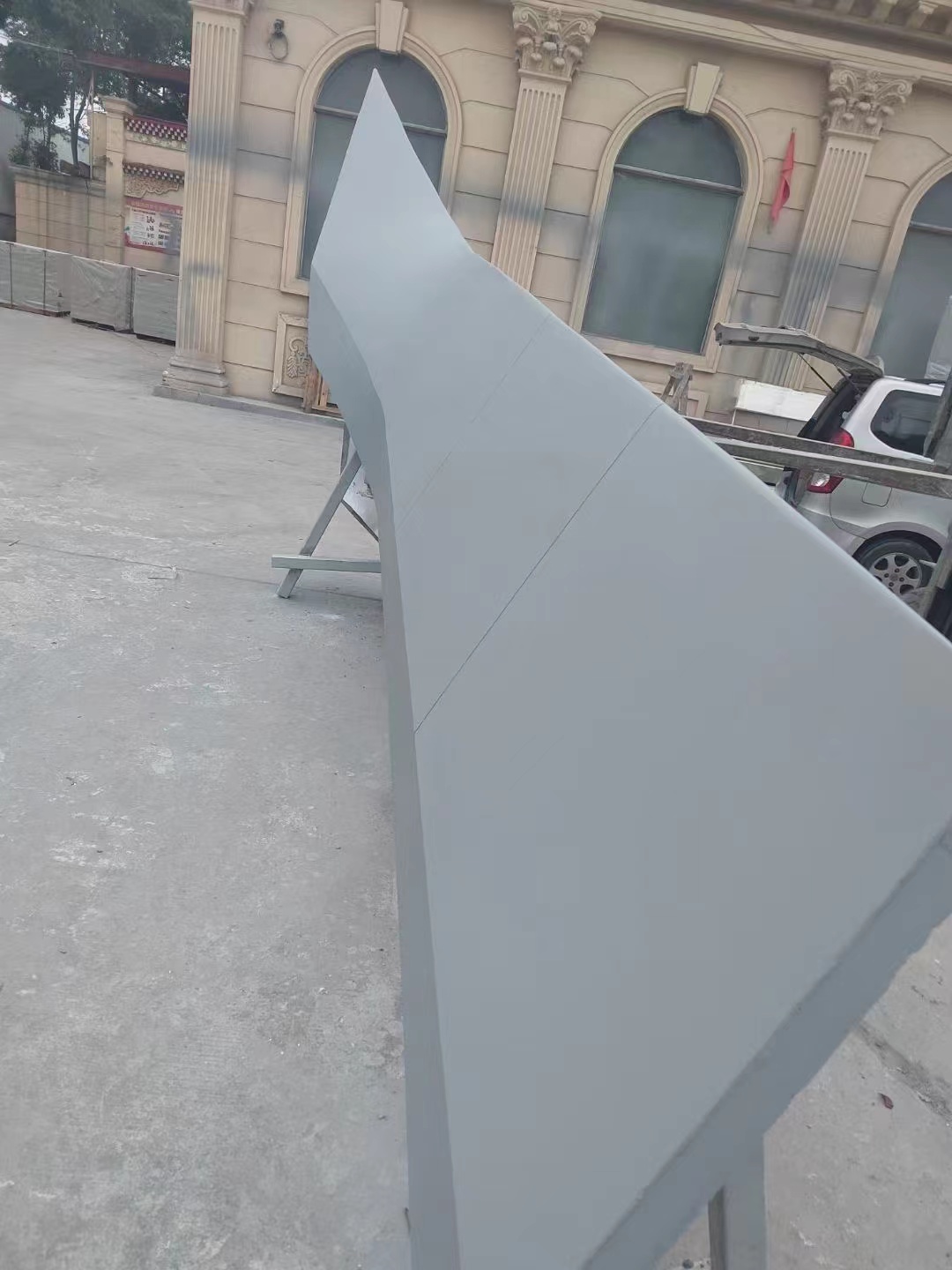 微信圖片_20240125144106 開槽的尺寸應(yīng)根據(jù)GRC掛板的厚度和安裝要求進(jìn)行確定