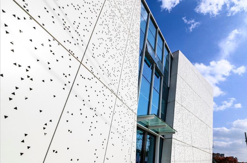 GRC幕墻廠家：GRC幕墻板安裝時需要注意哪些細節(jié)問題？