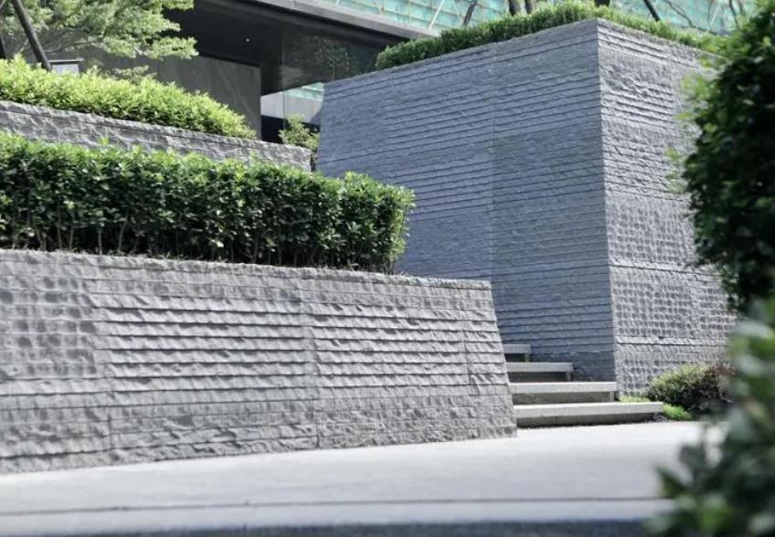 GRC廠家：GRC斧鑿石掛板如何安裝？