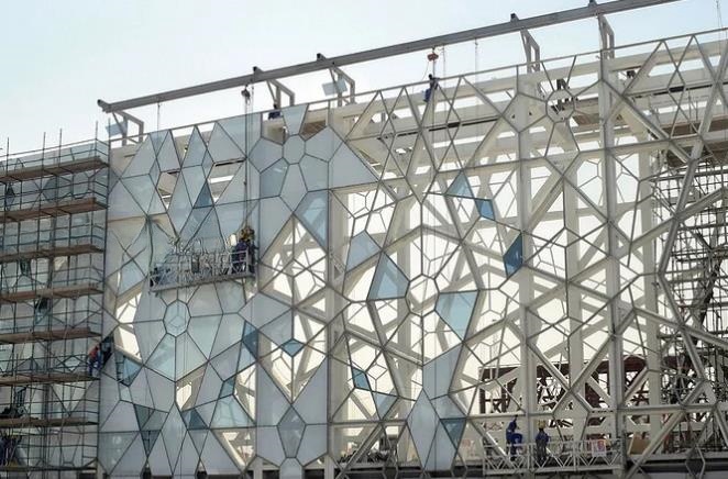 外墻GRC幕墻掛板安裝秘訣大揭秘，打破常規(guī)創(chuàng)造非凡建筑！